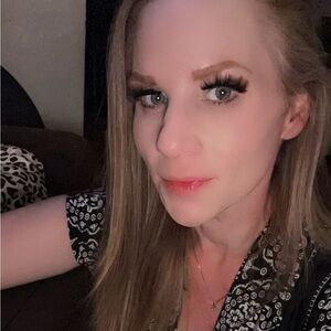 Meet your Posher, Alisa